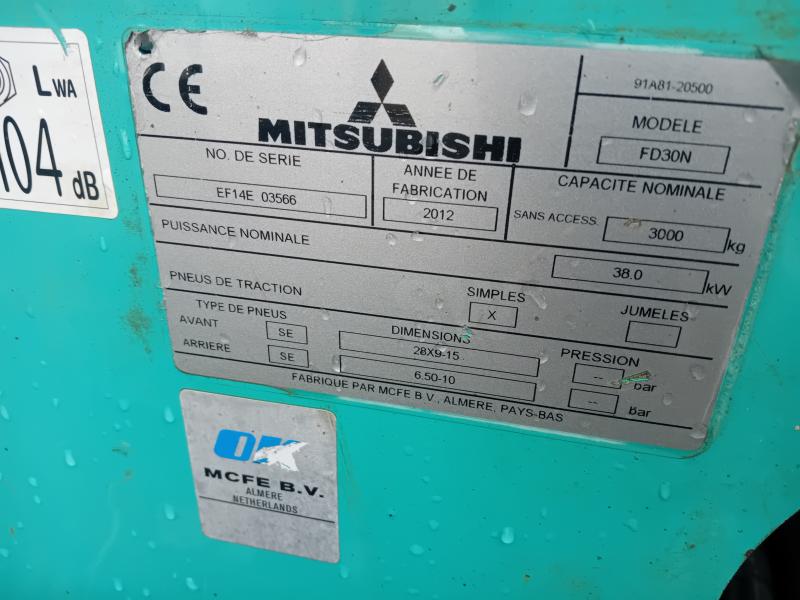 Chariot élévateur Mitsubishi FD30N Chariot diesel