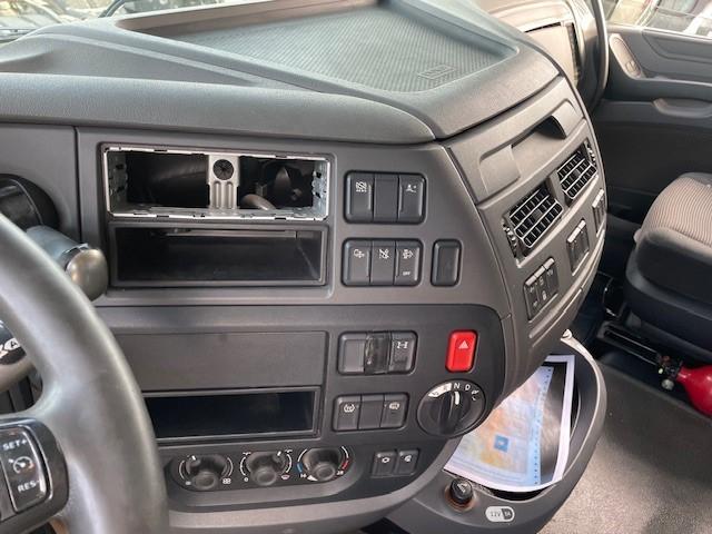 Tracteur DAF XF105 460
