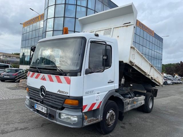 Camion Mercedes Atego 1017 Benne Benne arrière