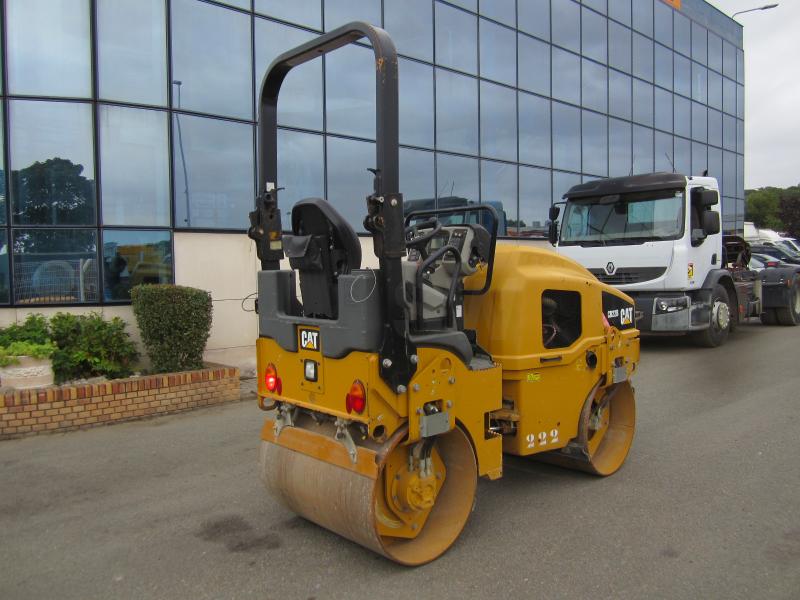 Compacteur Caterpillar CB22 Compacteur tandem