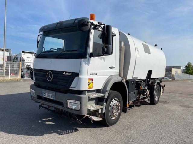 Engin de voirie Mercedes Axor 1829 Camion balayeuse