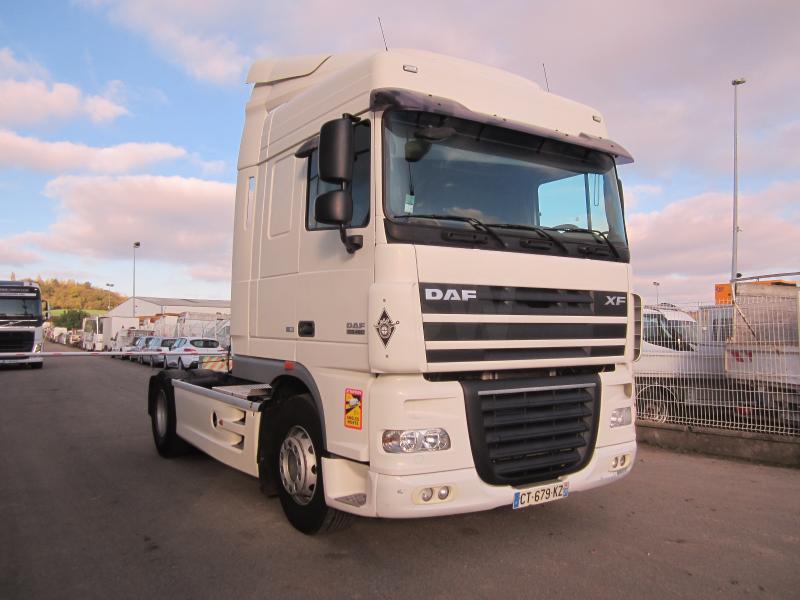 Tracteur DAF XF105 460