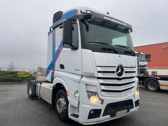 Tracteur Mercedes Actros 1845