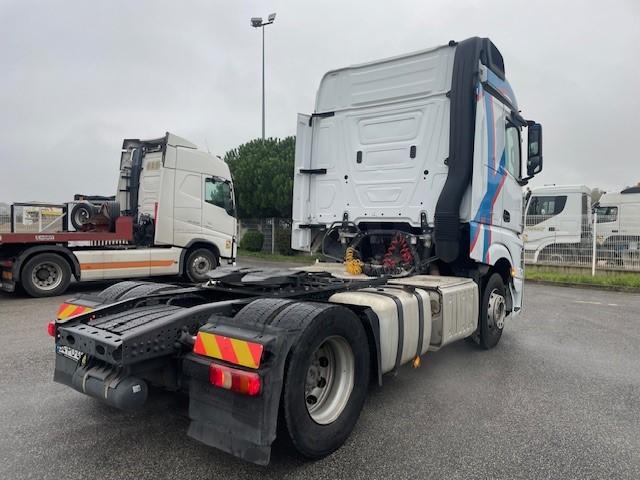 Tracteur Mercedes Actros 1845