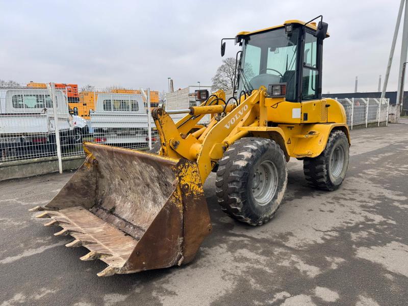 Chargeuse Volvo L 35 BZ Chargeuse sur pneus