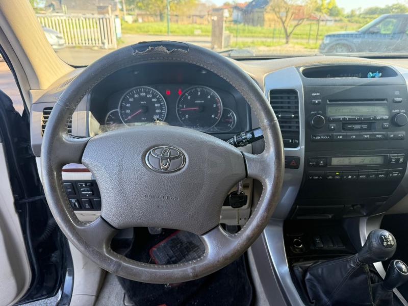 Voiture Toyota Land Cruiser Tout terrain