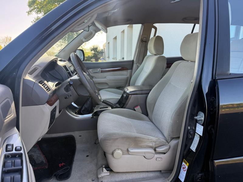 Voiture Toyota Land Cruiser Tout terrain