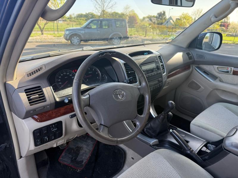 Voiture Toyota Land Cruiser Tout terrain