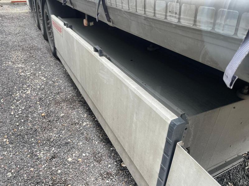 Semi-remorque Fruehauf Rideaux coulissants PLSC