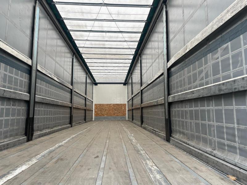 Semi-remorque Fruehauf Rideaux coulissants PLSC
