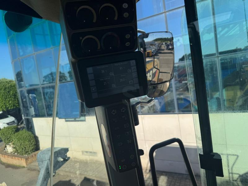 Chargeuse Caterpillar 966M Chargeuse sur pneus