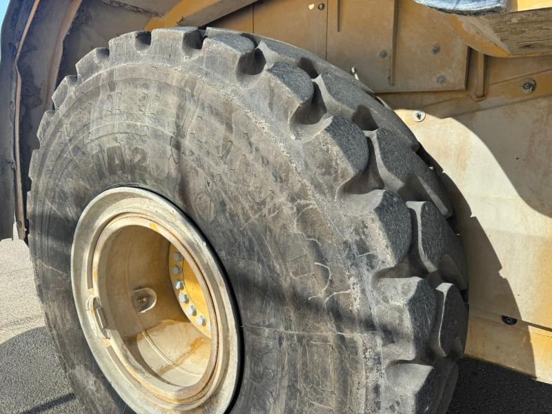 Chargeuse Caterpillar 966M Chargeuse sur pneus
