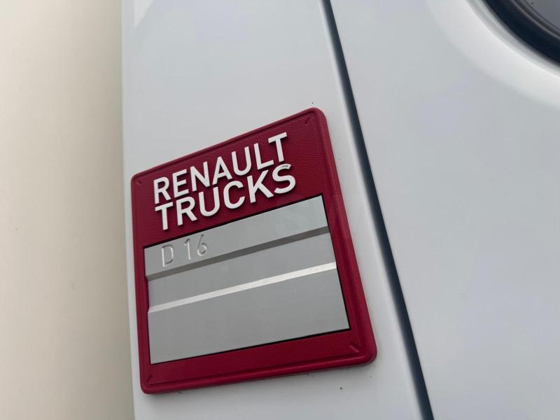 Camion Renault D-Series Fourgon