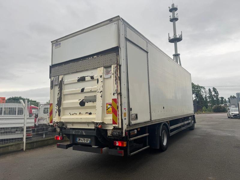Camion Renault D-Series Fourgon