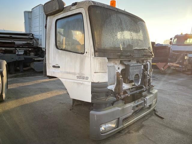 Pièces détachées Mercedes ATEGO Cabine / carrosserie Cabine