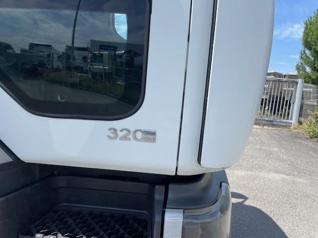 Engin de voirie Renault Premium 320 DXI Camion benne à ordures ménagères