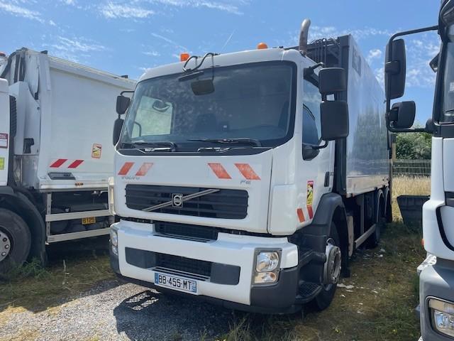 Engin de voirie Volvo FE 320 Camion benne à ordures ménagères