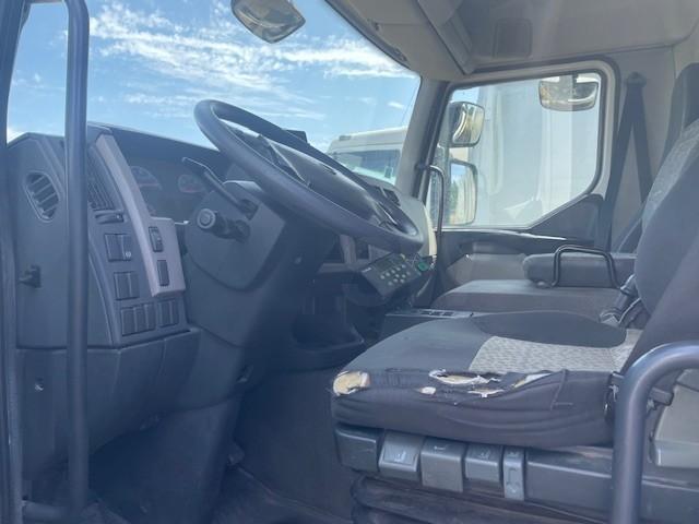 Engin de voirie Volvo FE 320 Camion benne à ordures ménagères