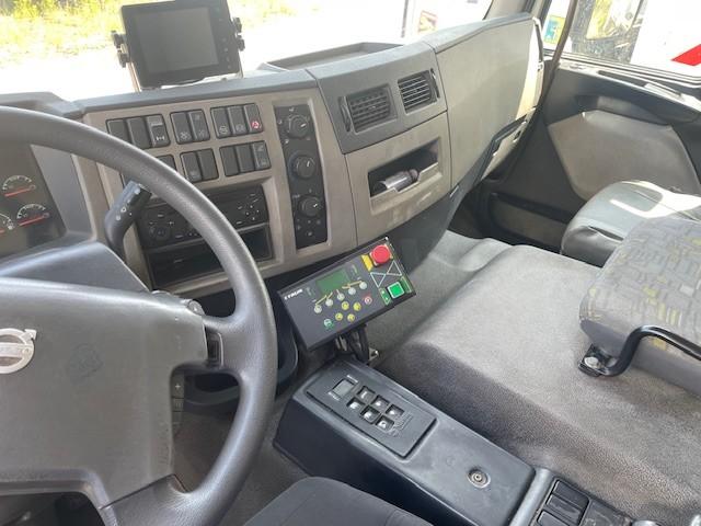 Engin de voirie Volvo FE 320 Camion benne à ordures ménagères