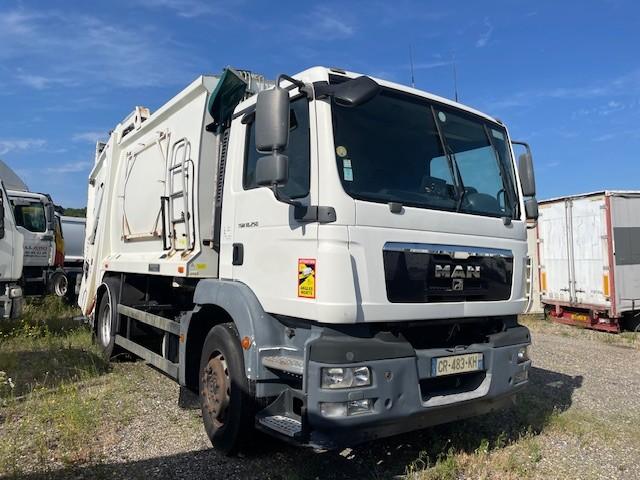 Engin de voirie MAN TGM 18.250 Camion benne à ordures ménagères