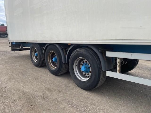 Semi-remorque SYSTEM TRAILER NC Frigo Mono température