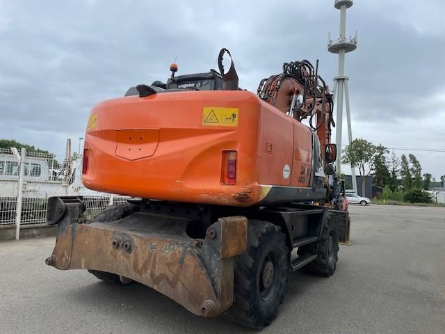 Pelle Hitachi ZX140W-5B Pelle sur pneus