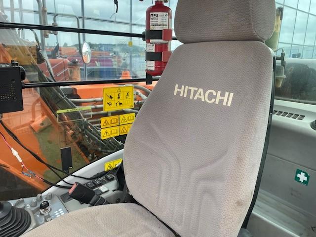 Pelle Hitachi ZX140W-5B Pelle sur pneus