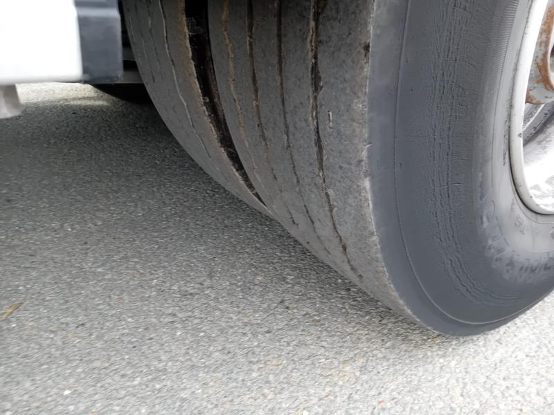 Engin de voirie Renault D26 Camion benne à ordures ménagères