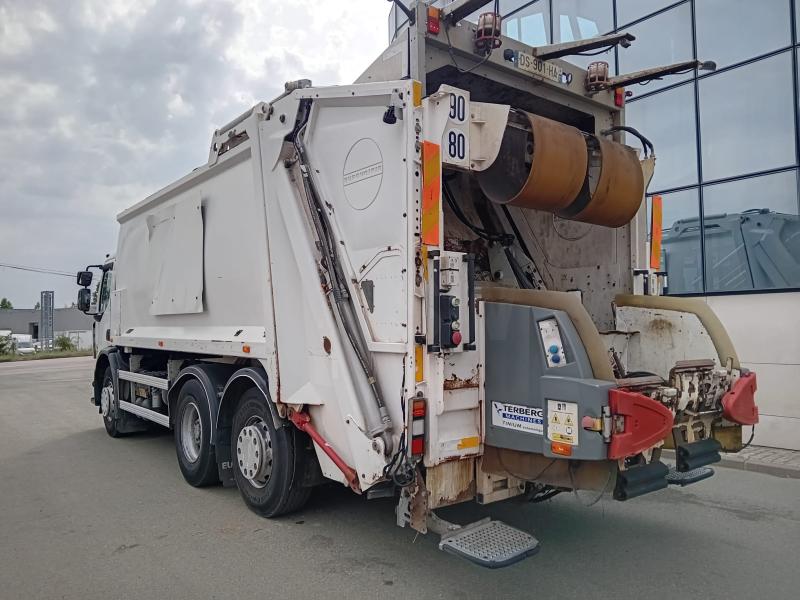 Engin de voirie Renault D26 Camion benne à ordures ménagères