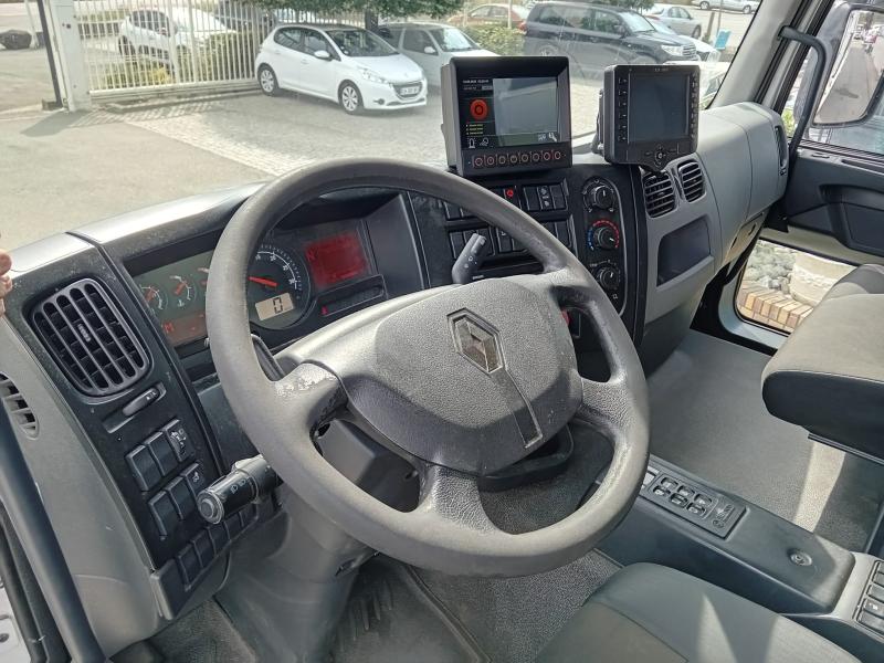 Engin de voirie Renault D26 Camion benne à ordures ménagères