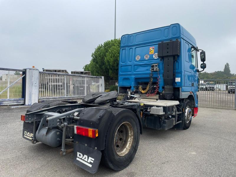 Tracteur DAF XF105 460