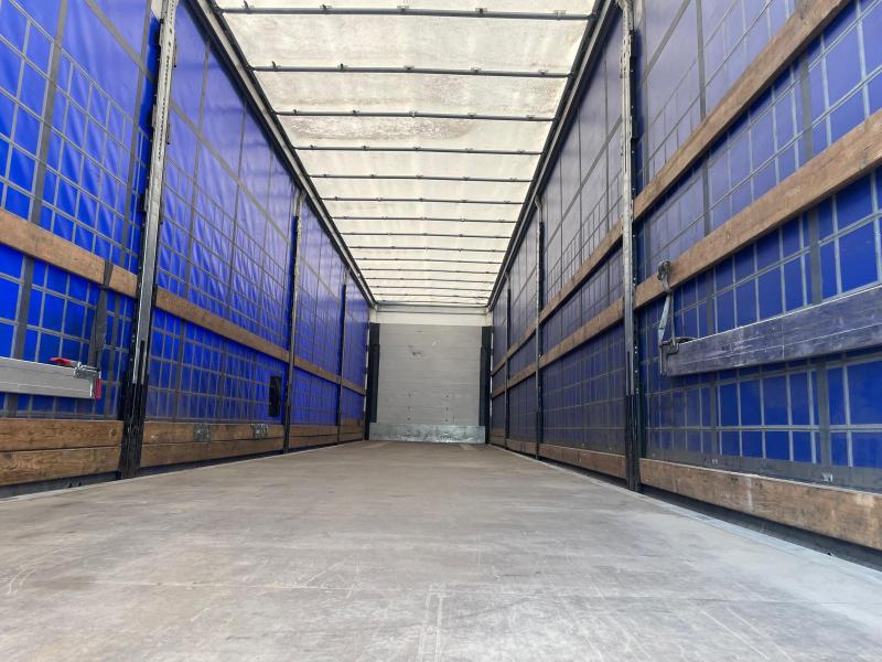 Semi-remorque Schmitz Cargobull Rideaux coulissants PLSC