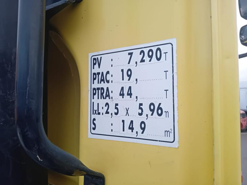 Tracteur DAF XF105 460
