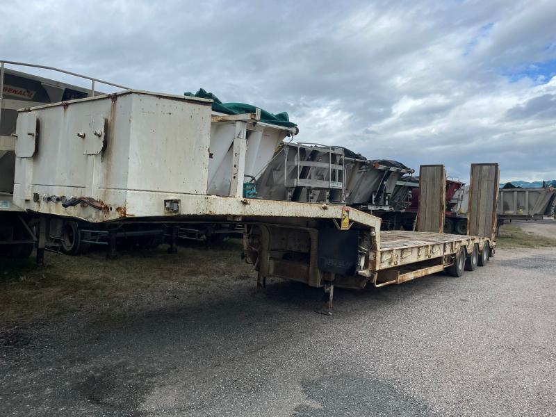 Semi-remorque Verem Porte engins