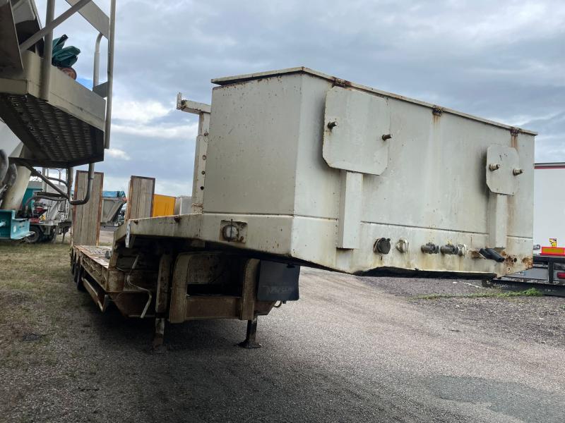 Semi-remorque Verem Porte engins