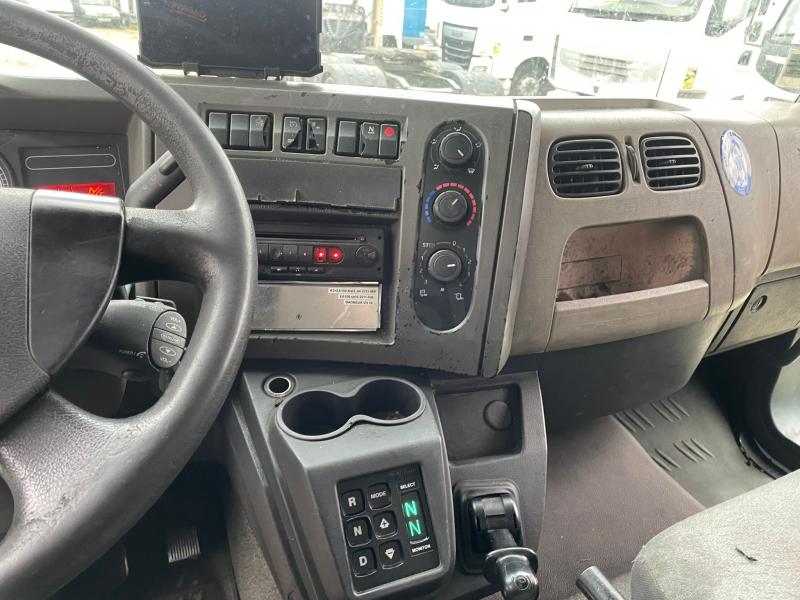 Engin de voirie Renault Midlum 270.18 DXI Camion benne à ordures ménagères