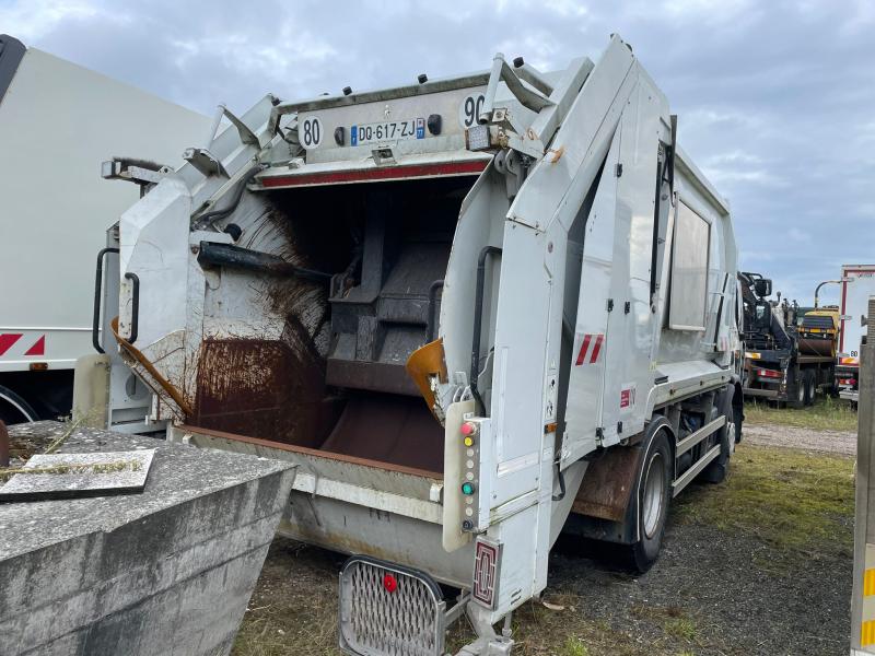 Engin de voirie Renault D-Series 19 Wide Camion benne à ordures ménagères