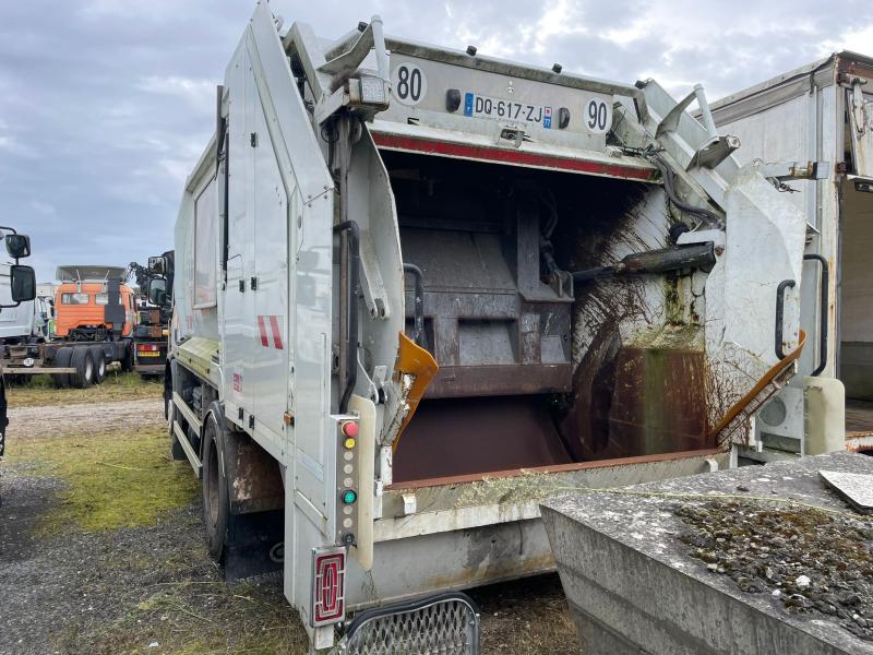 Engin de voirie Renault D-Series 19 Wide Camion benne à ordures ménagères