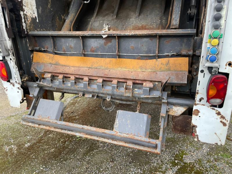 Engin de voirie Renault Midlum 280.18 DXI Camion benne à ordures ménagères