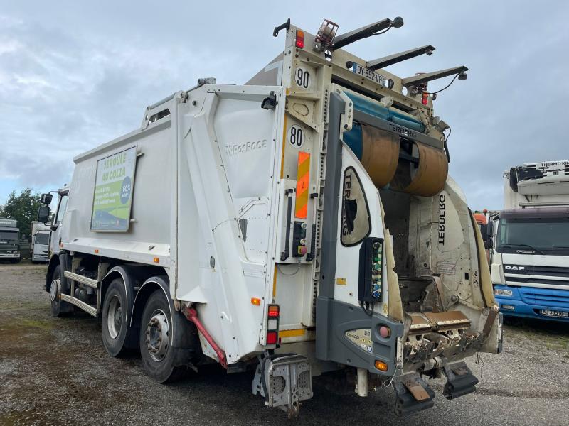 Engin de voirie Renault D-Series 26 Wide Camion benne à ordures ménagères
