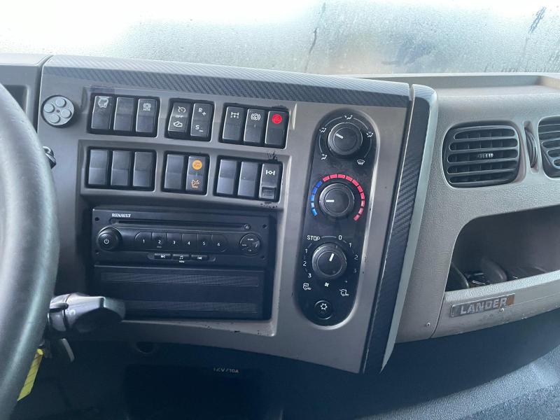 Tracteur Renault Lander