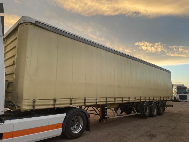 Semi-remorque Fruehauf Rideaux coulissants PLSC