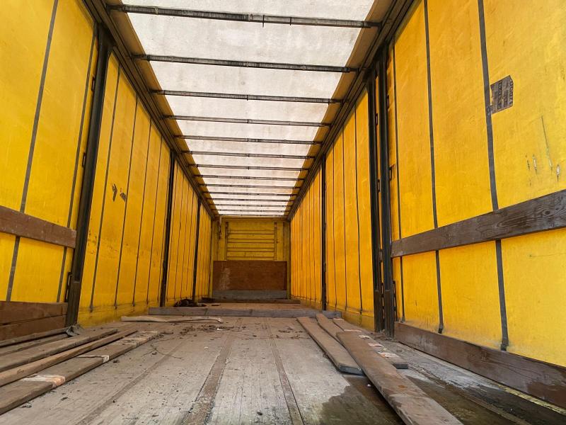 Semi-remorque Fruehauf Rideaux coulissants PLSC