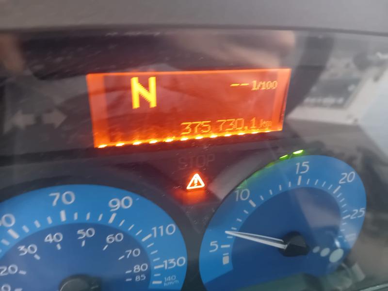 Engin de voirie Renault Premium 320.19 DCI Camion benne à ordures ménagères