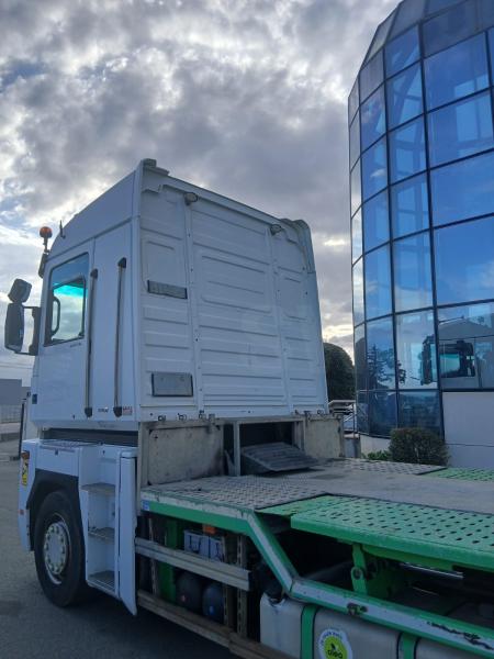 Camion Renault Magnum 440 DXI Plateau