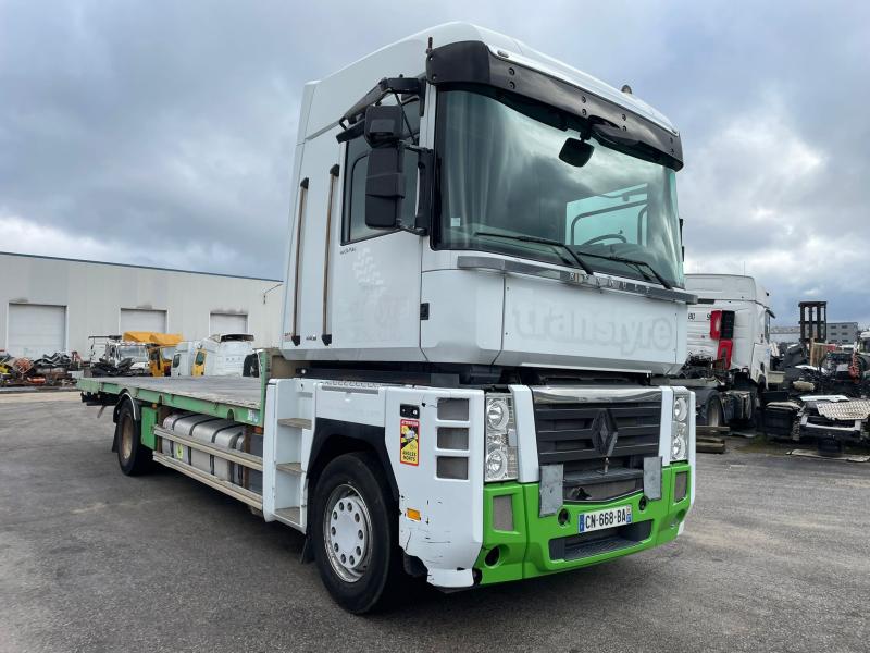 Camion Renault Magnum 440 DXI Plateau