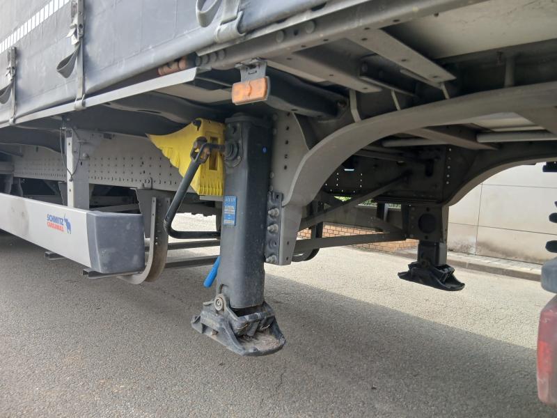 Semi-remorque Schmitz Cargobull Rideaux coulissants PLSC