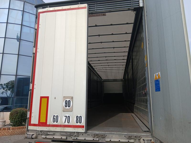 Semi-remorque Schmitz Cargobull Rideaux coulissants PLSC