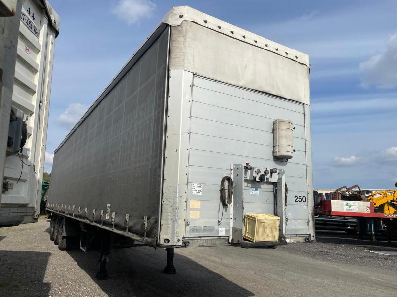 Semi-remorque Schmitz Cargobull Rideaux coulissants PLSC