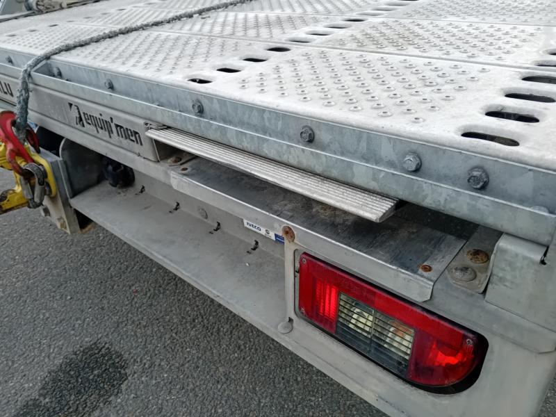 Utilitaire Iveco 35180 Véhicules spéciaux Dépanneuse